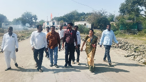 BDO साहेब यांची गावास भेट.